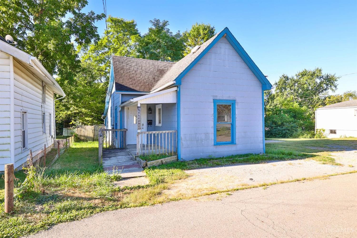 21 Buckles Avenue