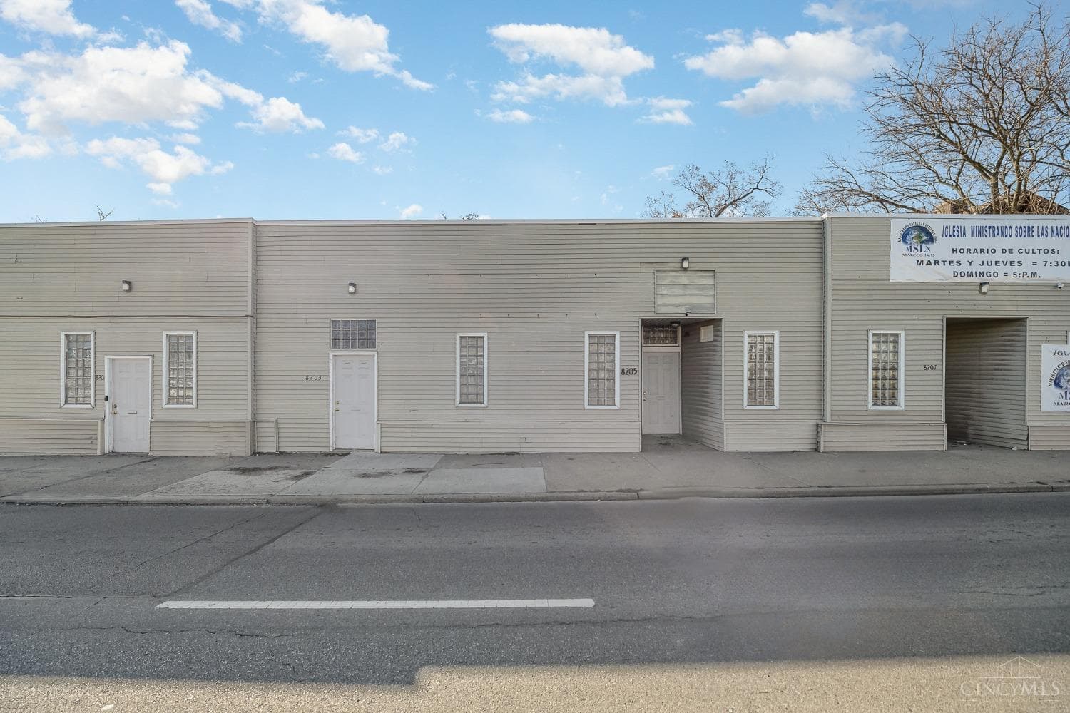 8207 Vine Street