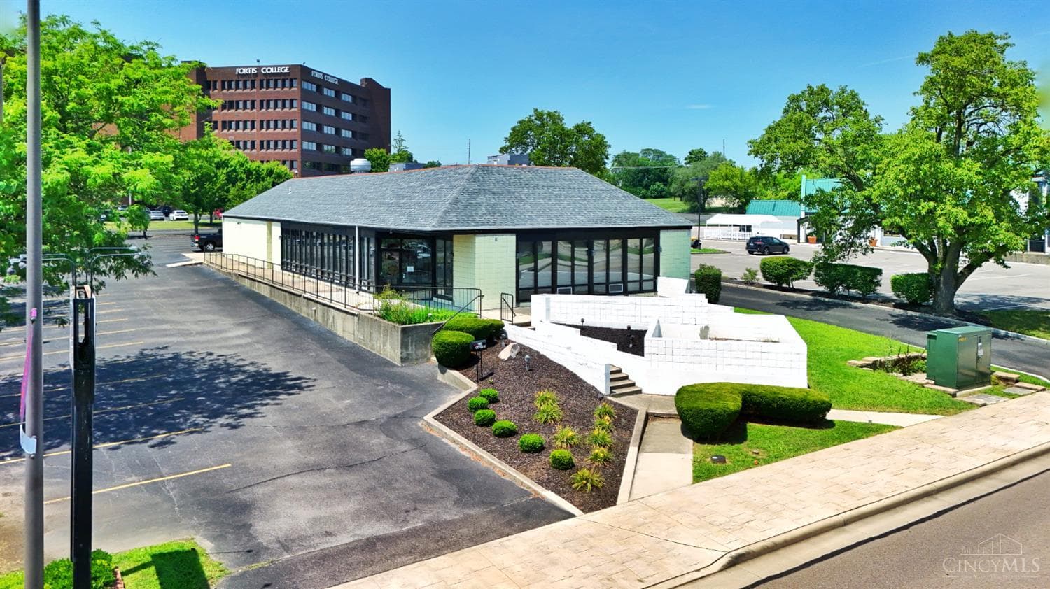 11483 Chester Road