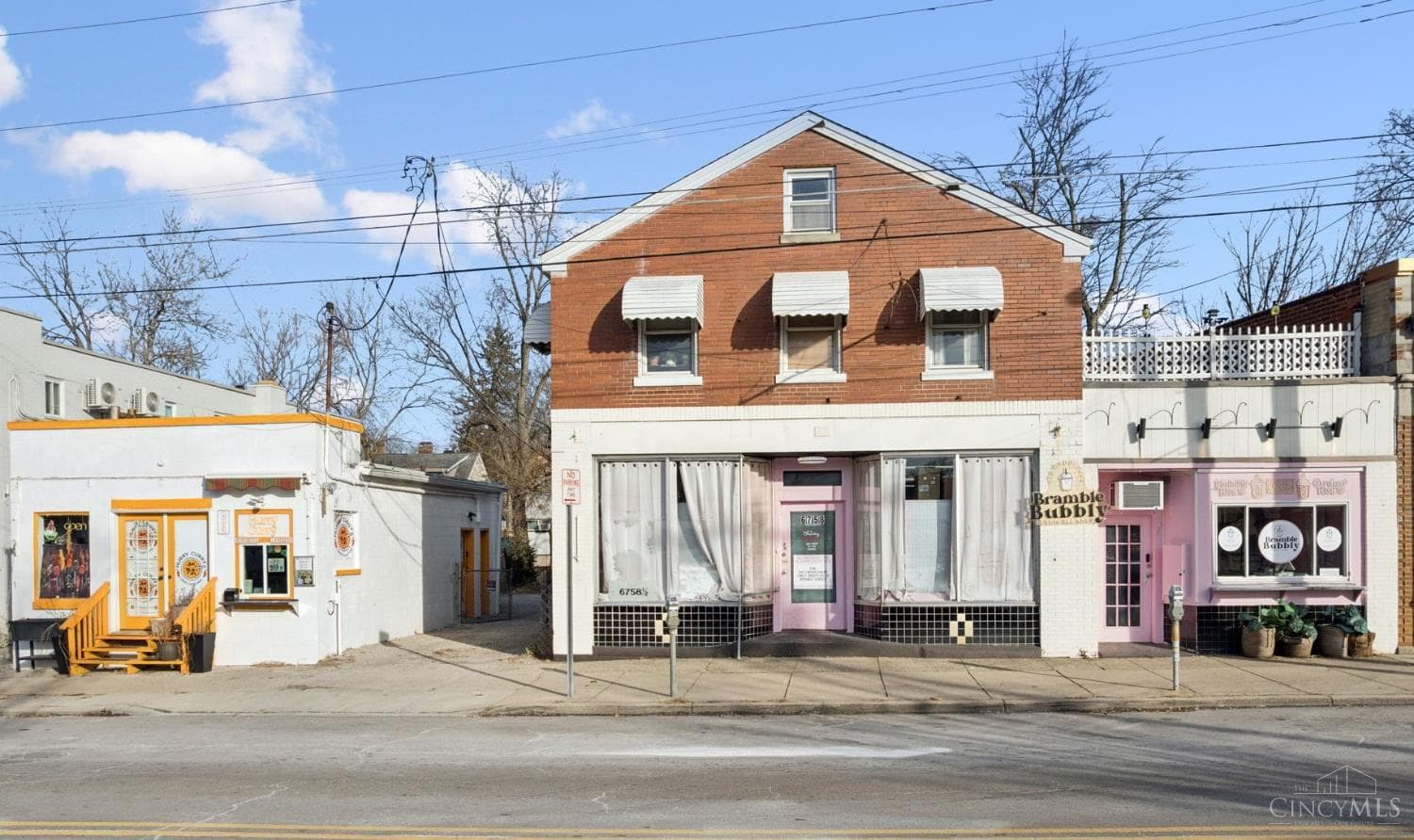 6758 Bramble Avenue, Cincinnati