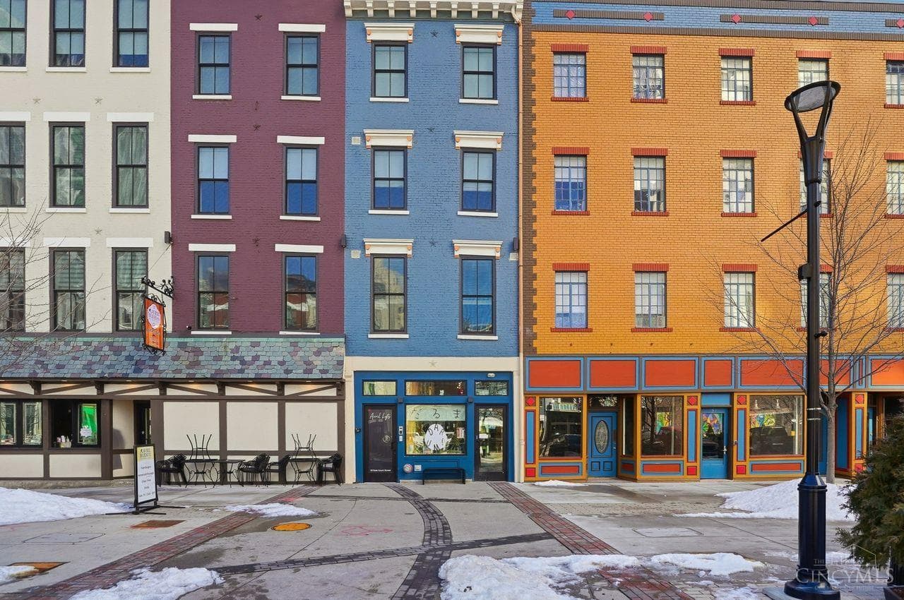 33 Court Street