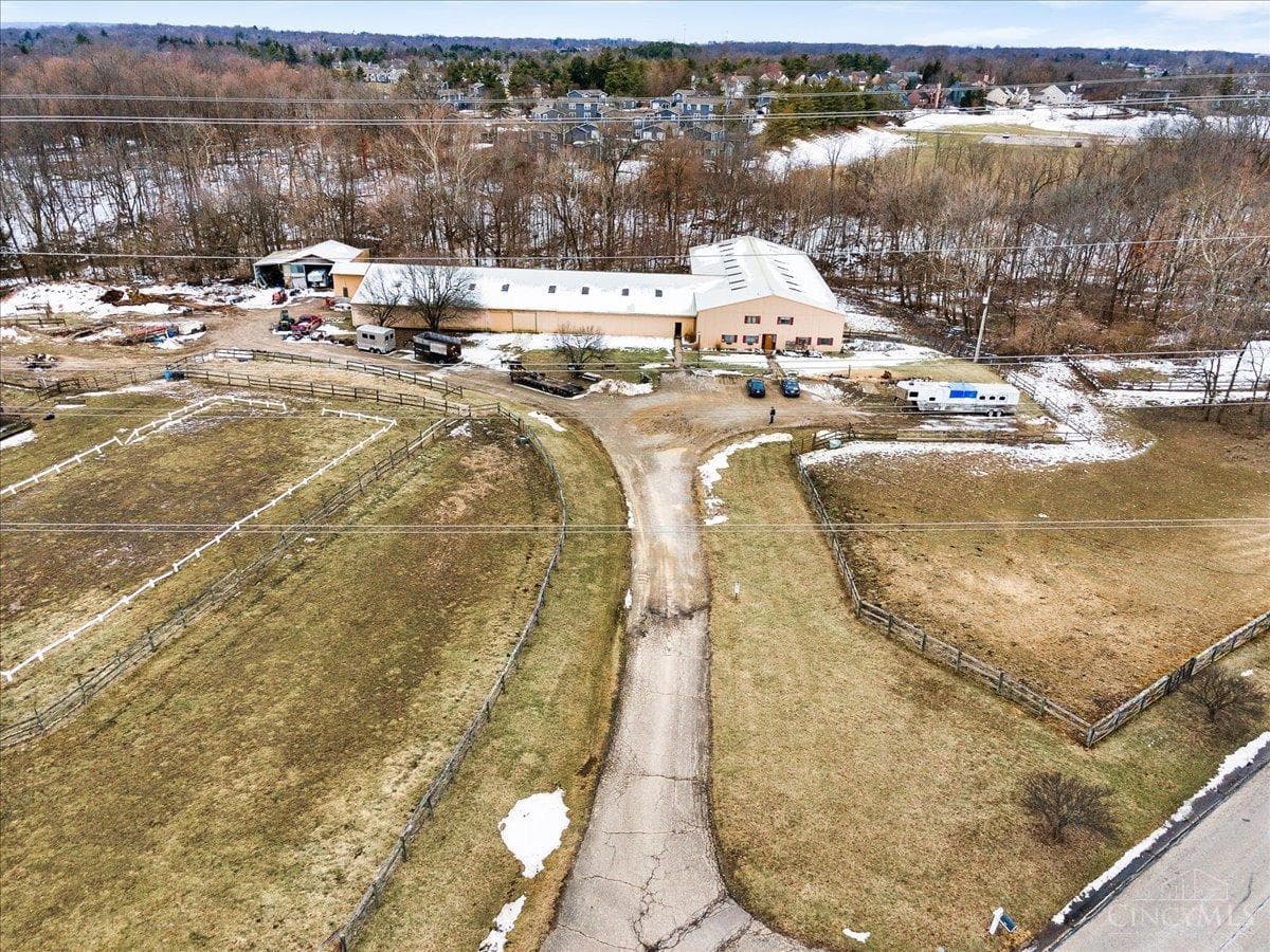 2675 Carriagegate Lane, Deerfield Twp.