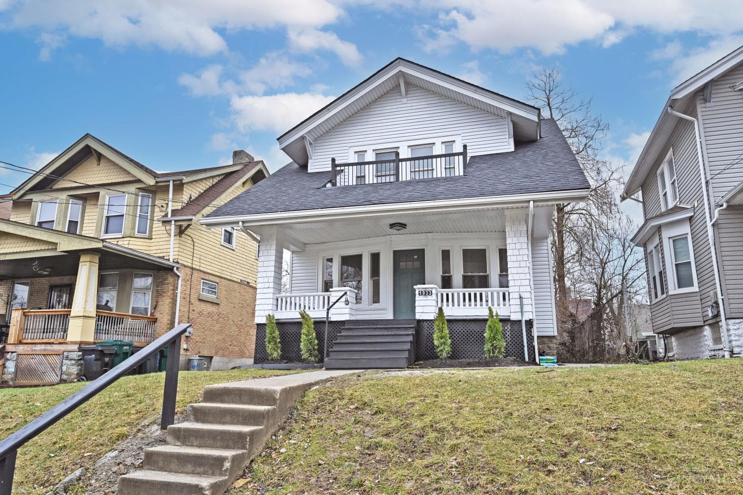 1933 Hewitt Avenue