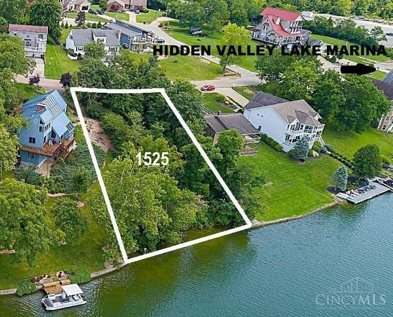 1525 Lakeview Drive