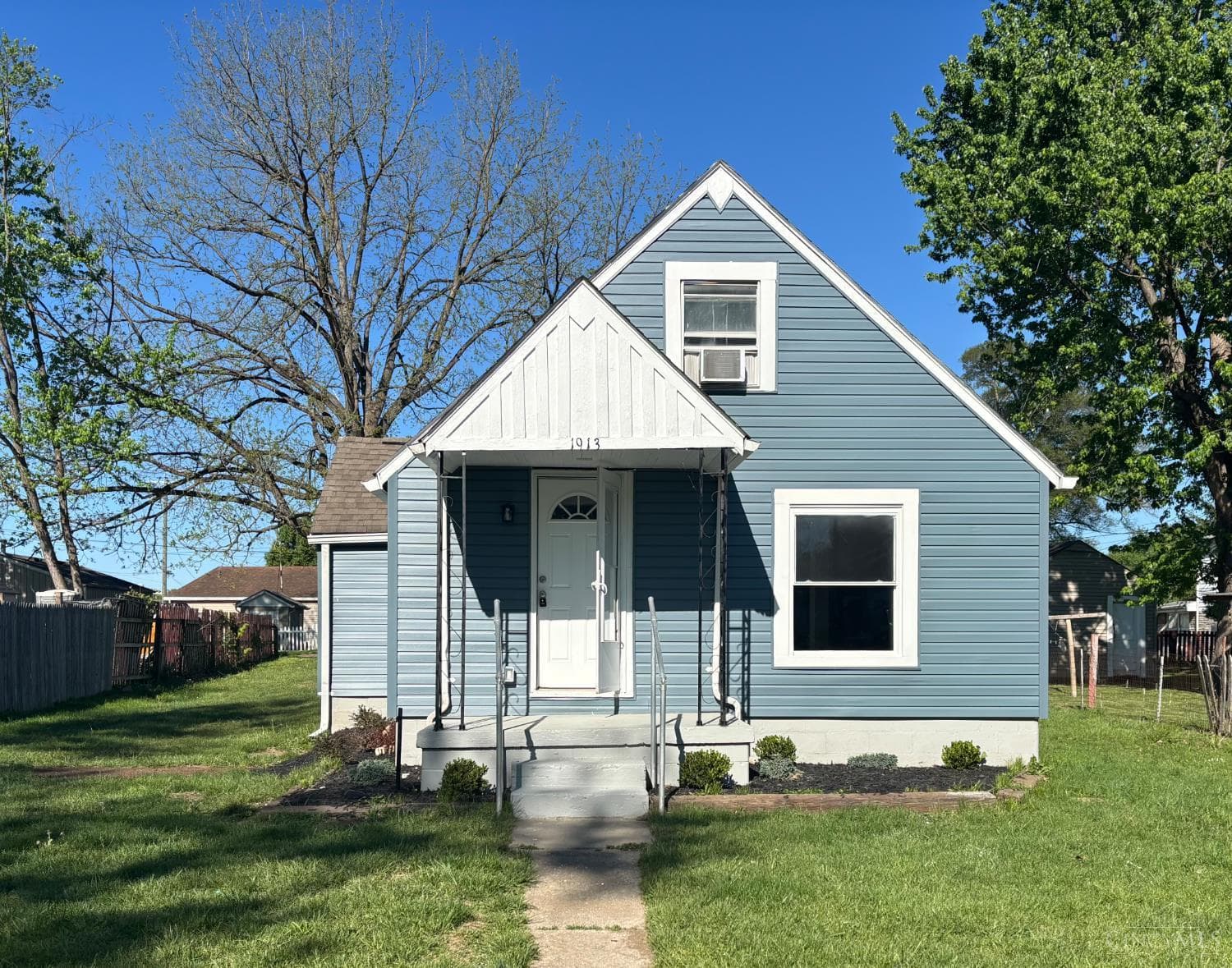 1913 Saint Clair Street