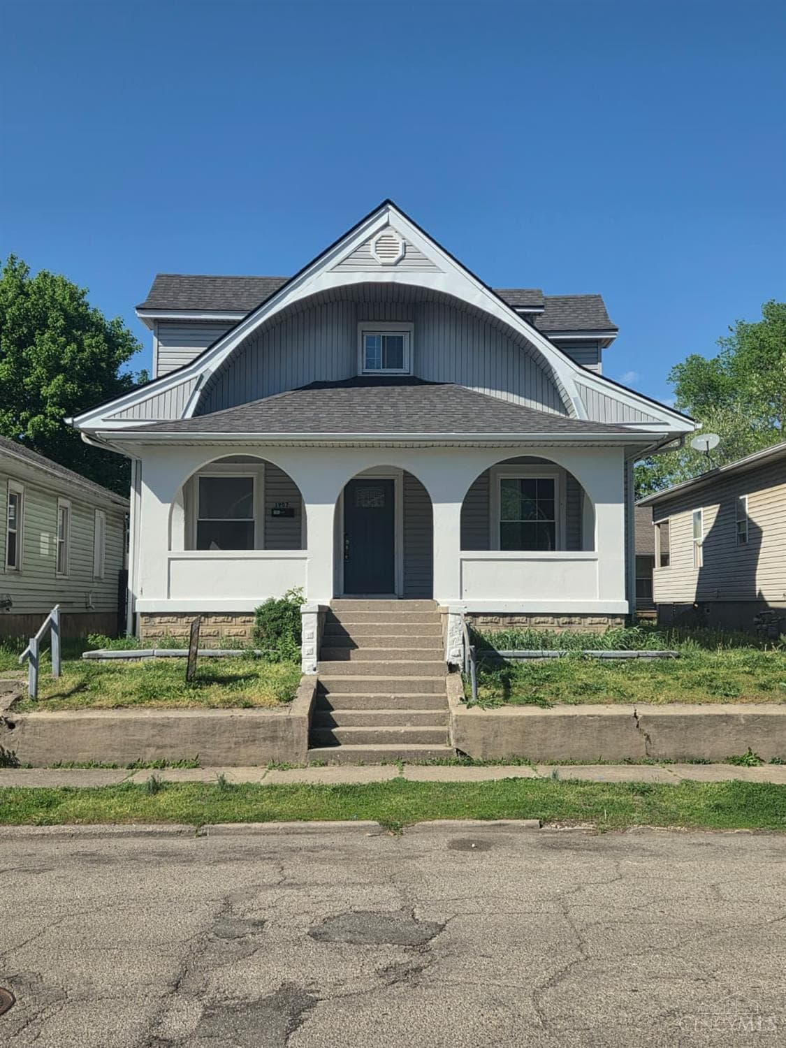 1907 Hill Avenue