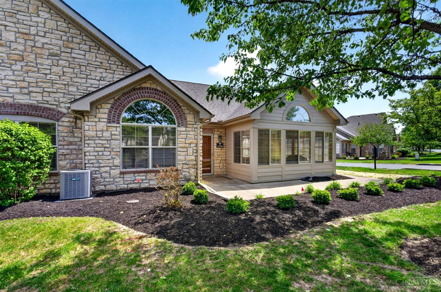 1364 Cotswold Lane