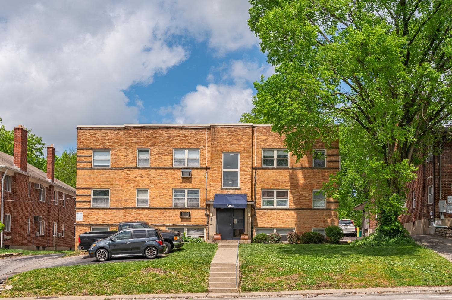 6469 Montgomery Road, Cincinnati