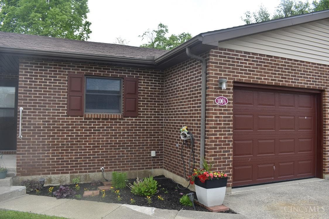 1/2 Springlake Avenue, Hillsboro