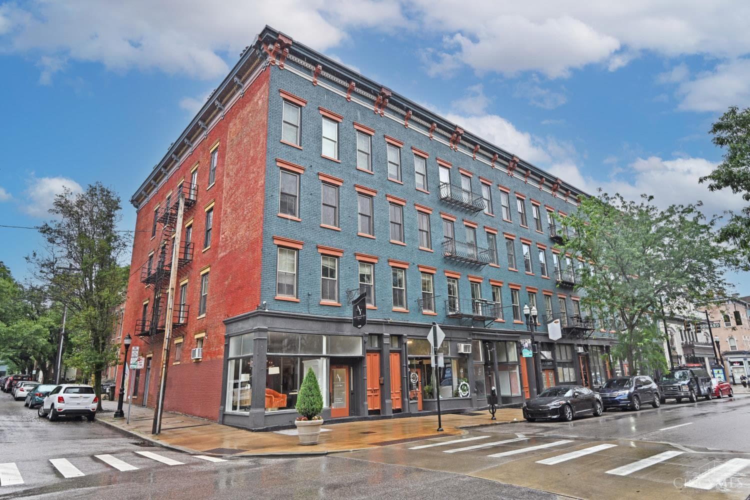 1410 Main Street