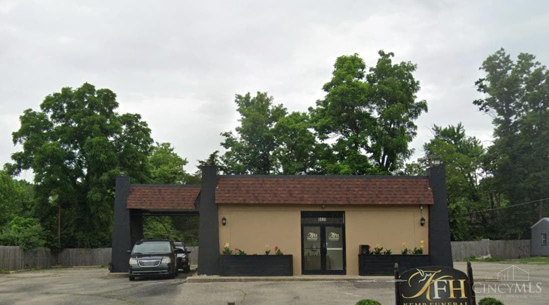 6829 Montgomery Road