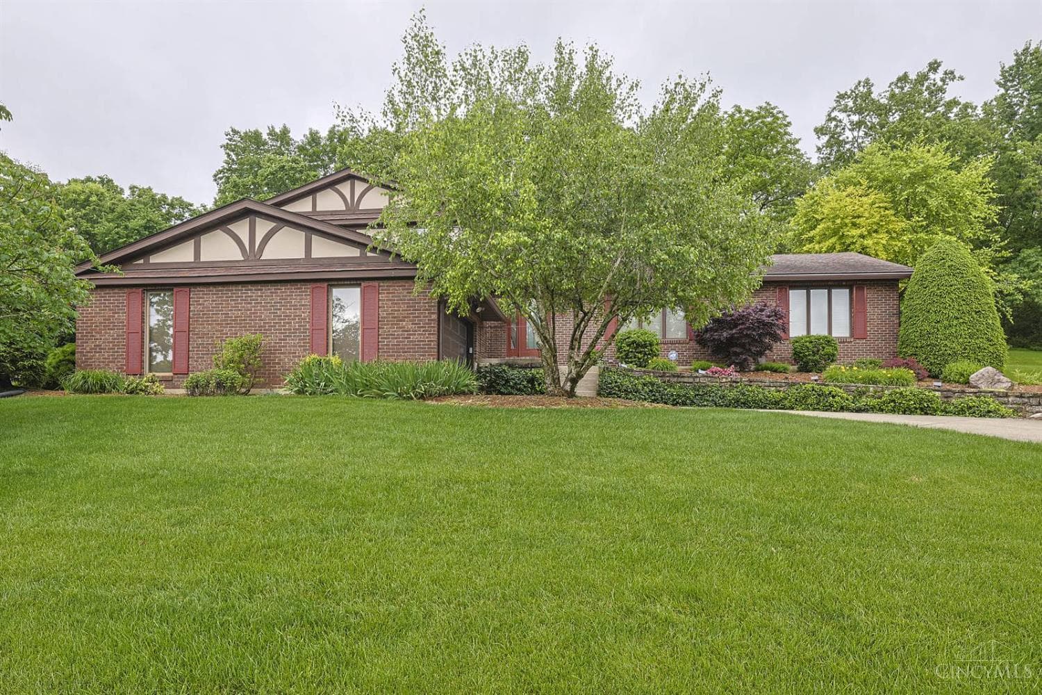 19 Lora Lane