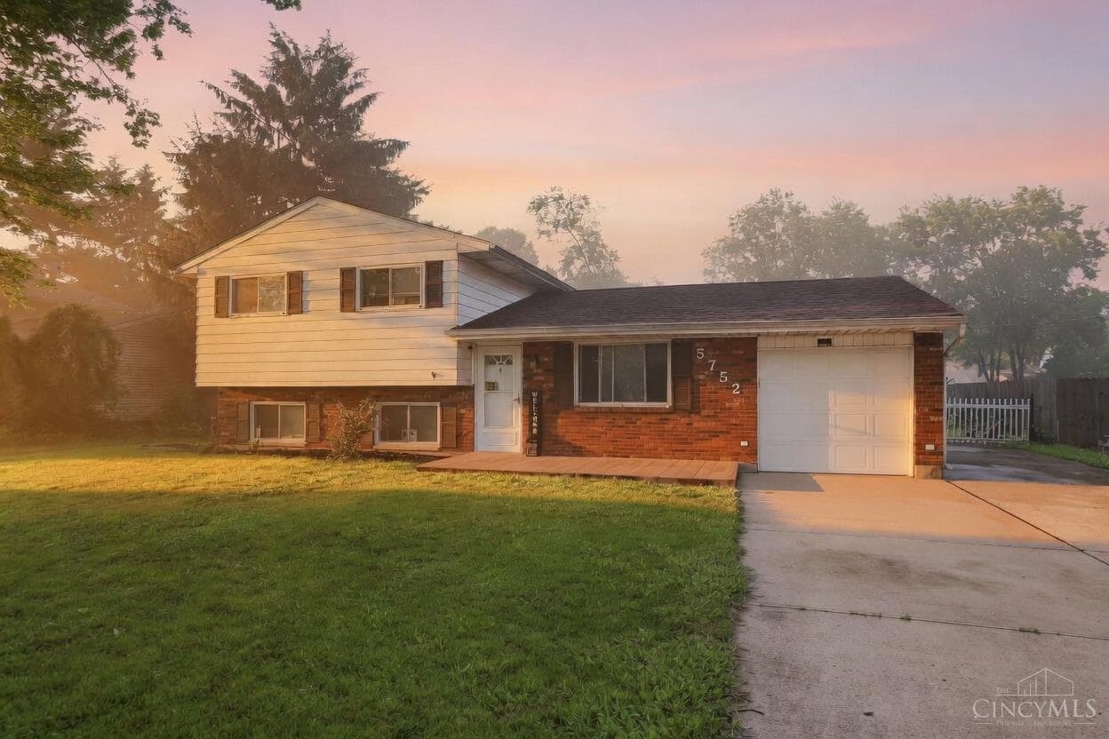5752 Lake Superior Drive
