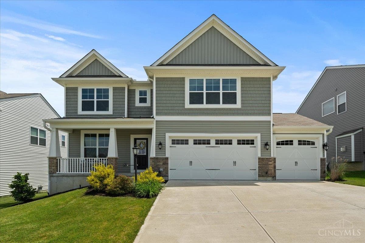 5186 Center View Drive