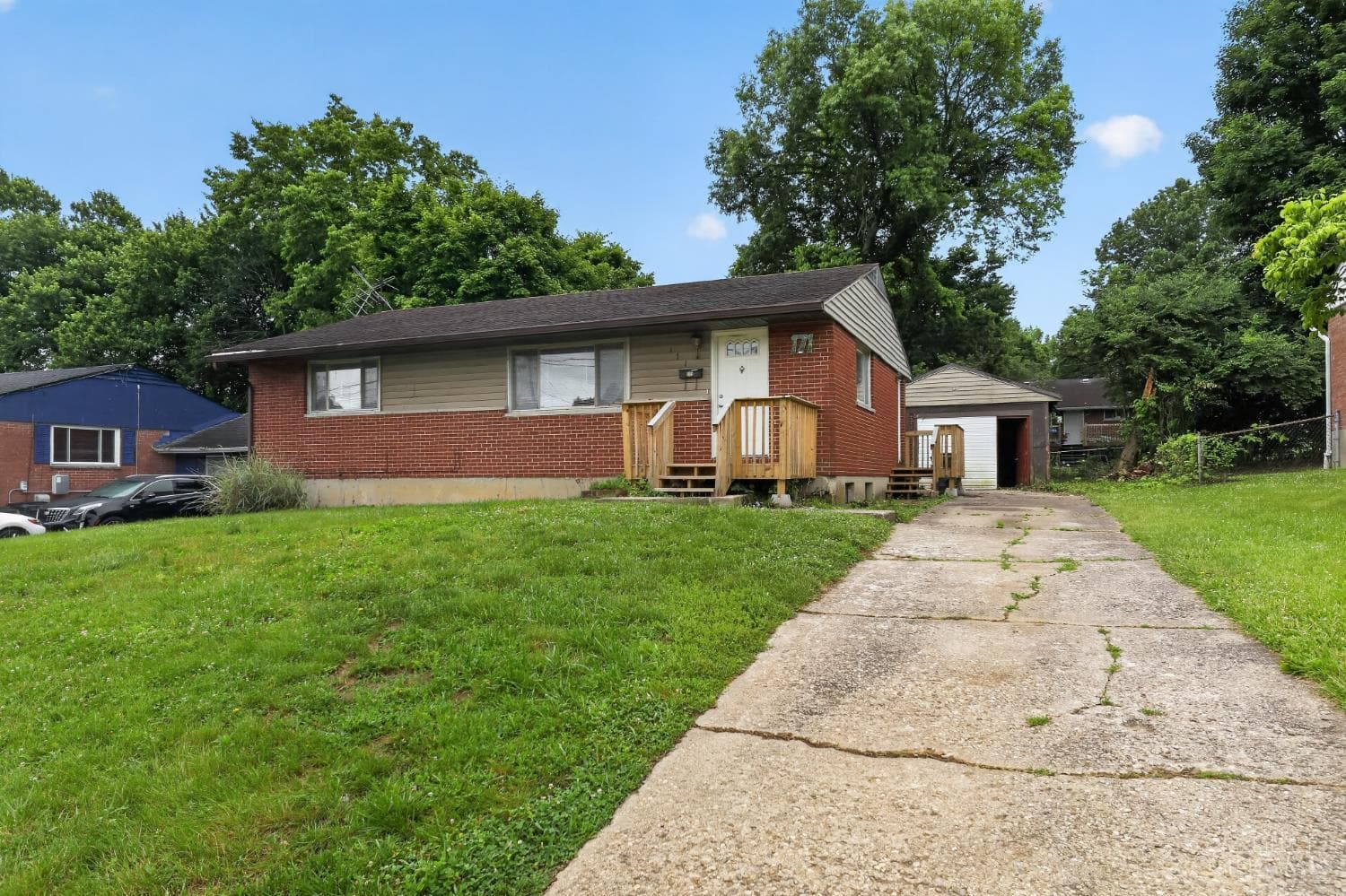 171 Brookhaven Avenue