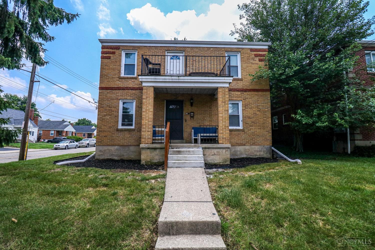 3851 Superior Avenue, Silverton