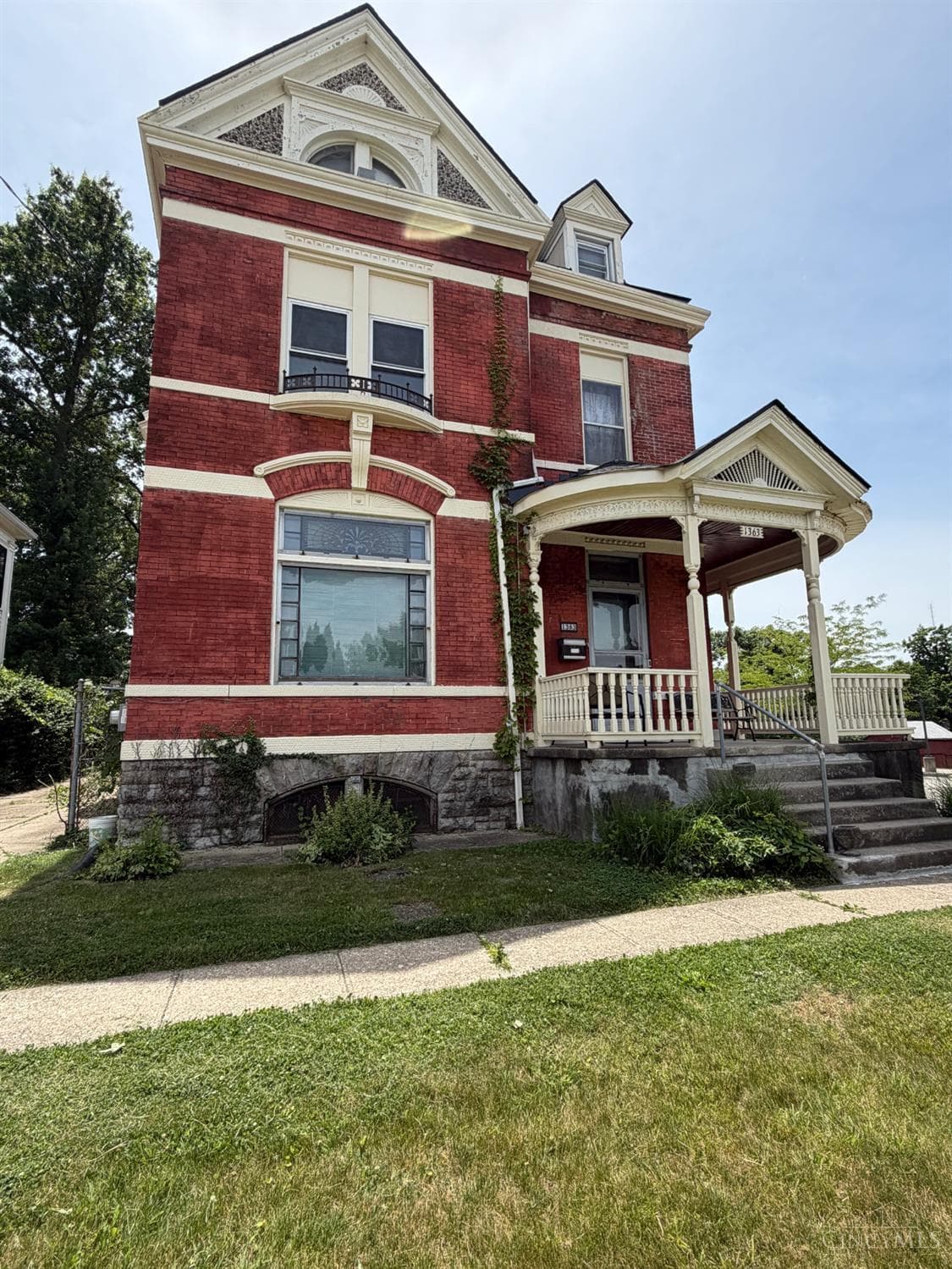 1363 Myrtle Avenue, Cincinnati