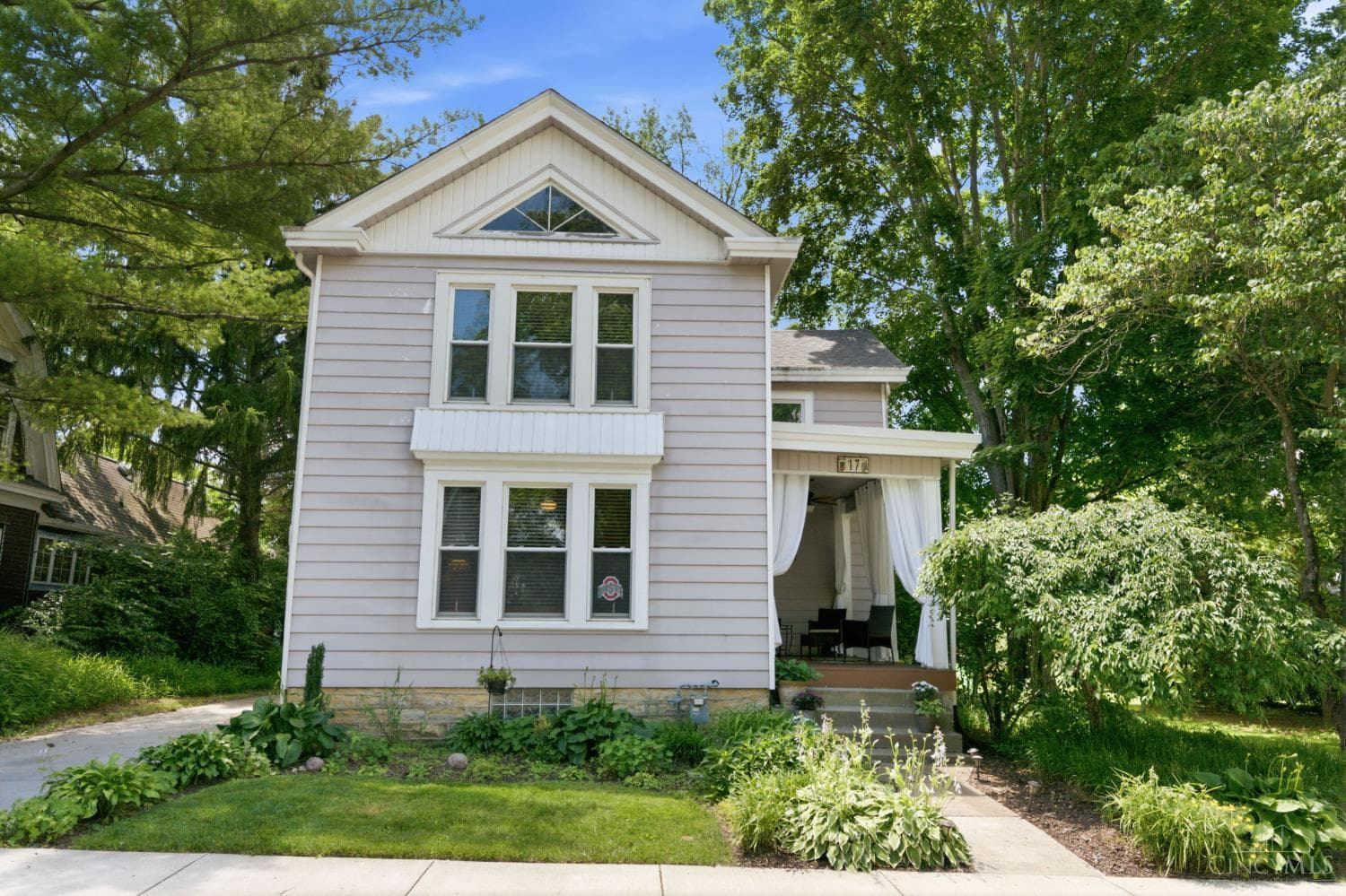 17 Summit Street