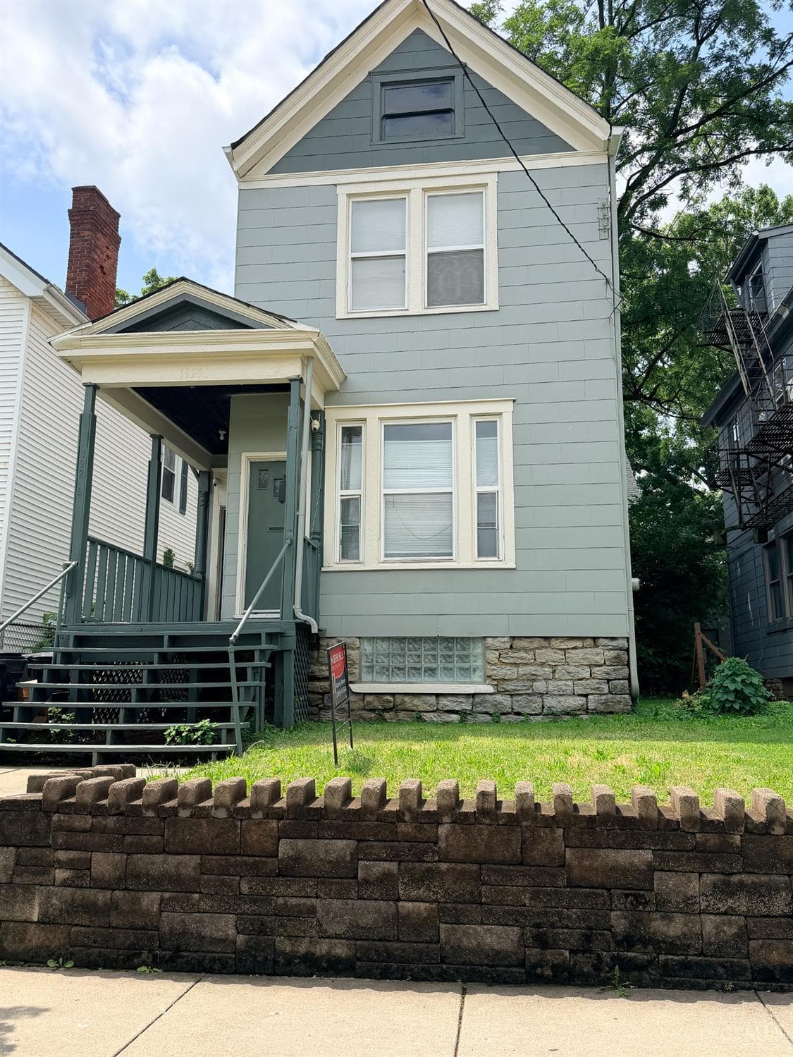 1929 Dana Avenue