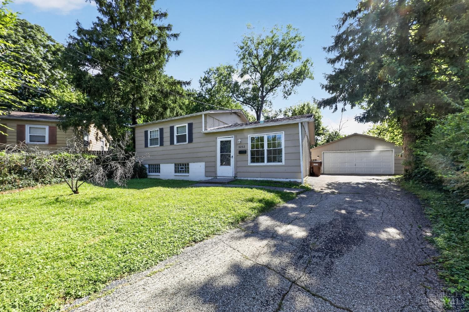3252 Coleen Drive
