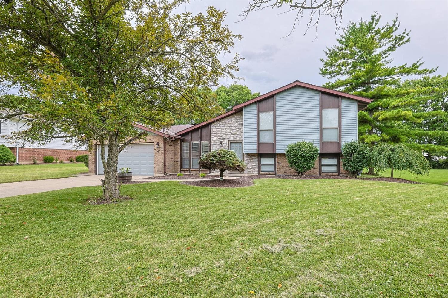 3863 Schroeder Drive