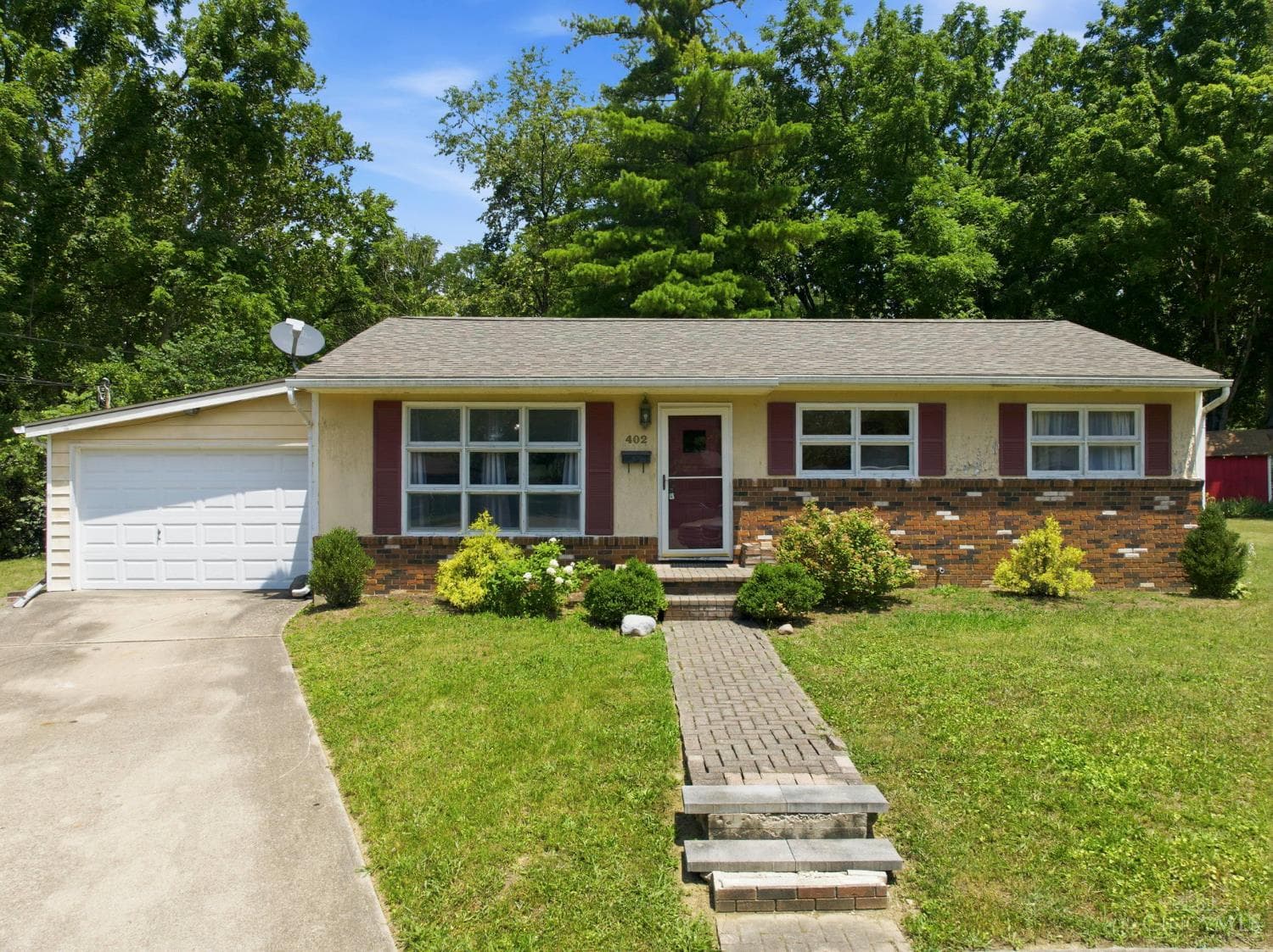 402 Crescent Court