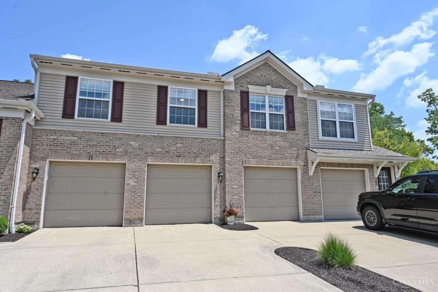 1064 Heritage Green Drive