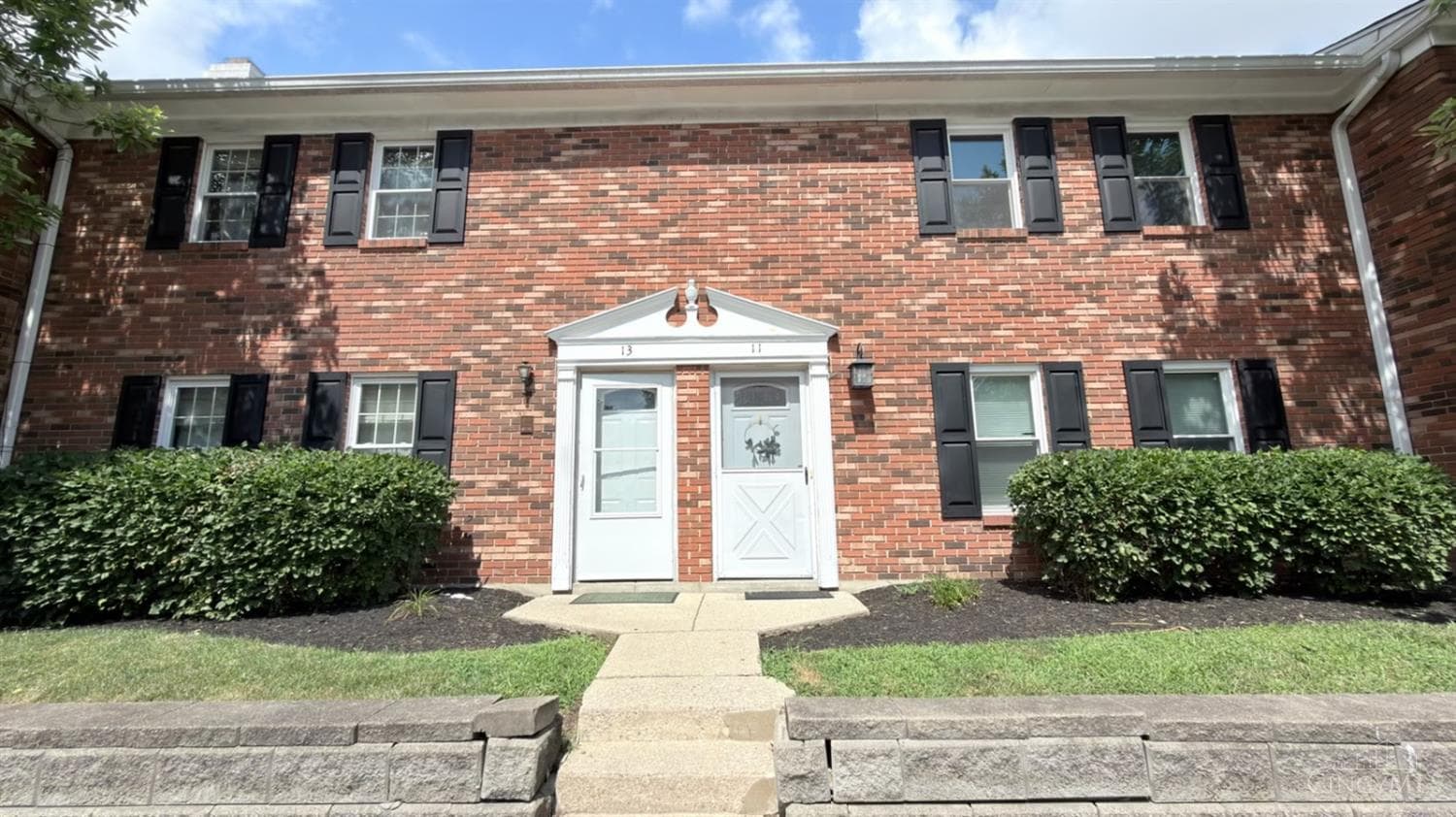 11 Queens Court