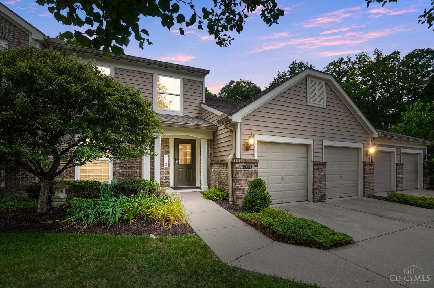 5878 Stonebridge Circle