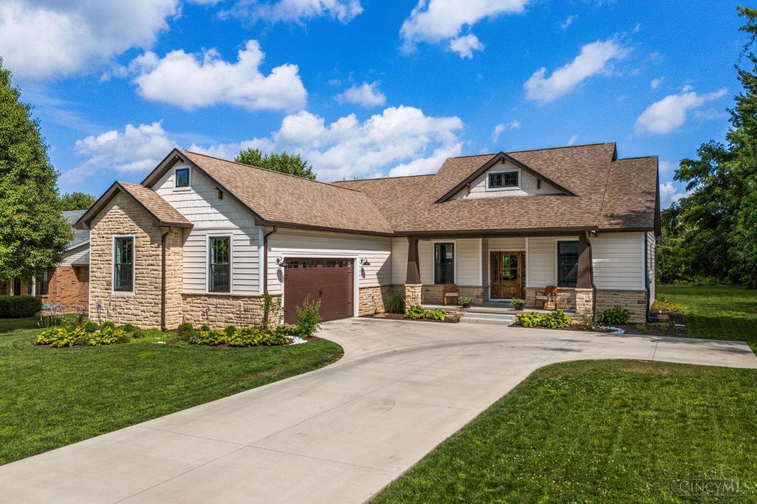 686 Prairie Avenue