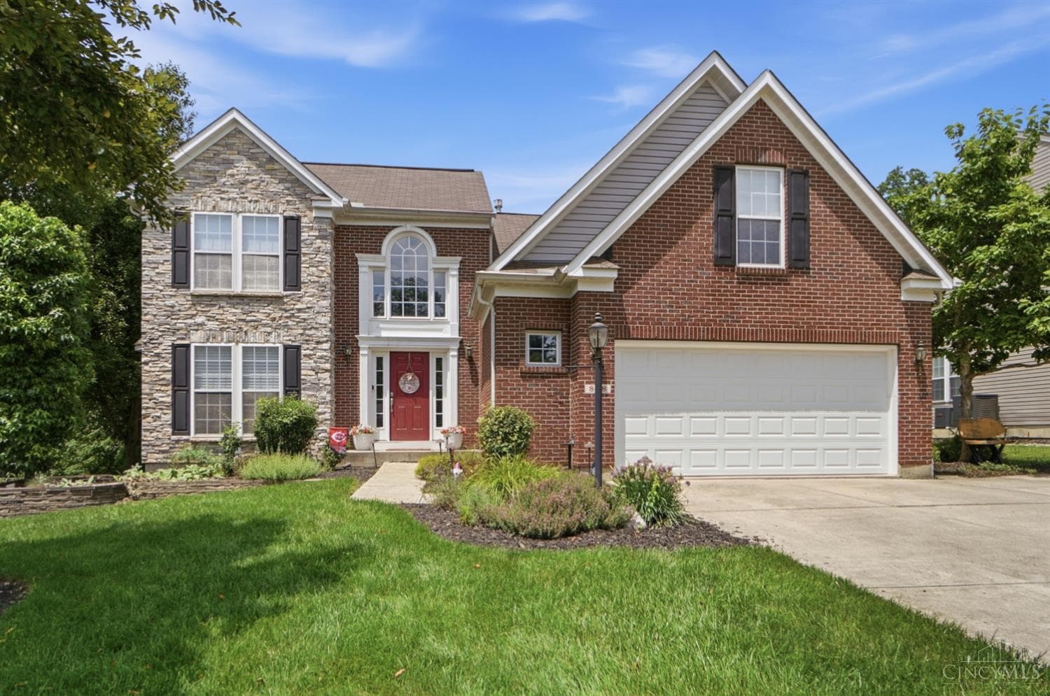 858 Trappers Crossing, Miami Twp