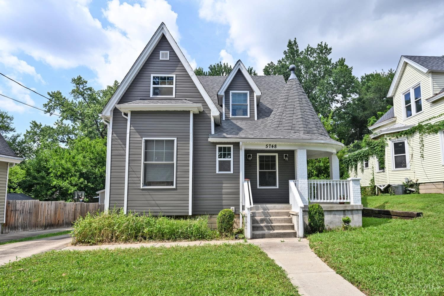 5748 Bramble Avenue, Cincinnati