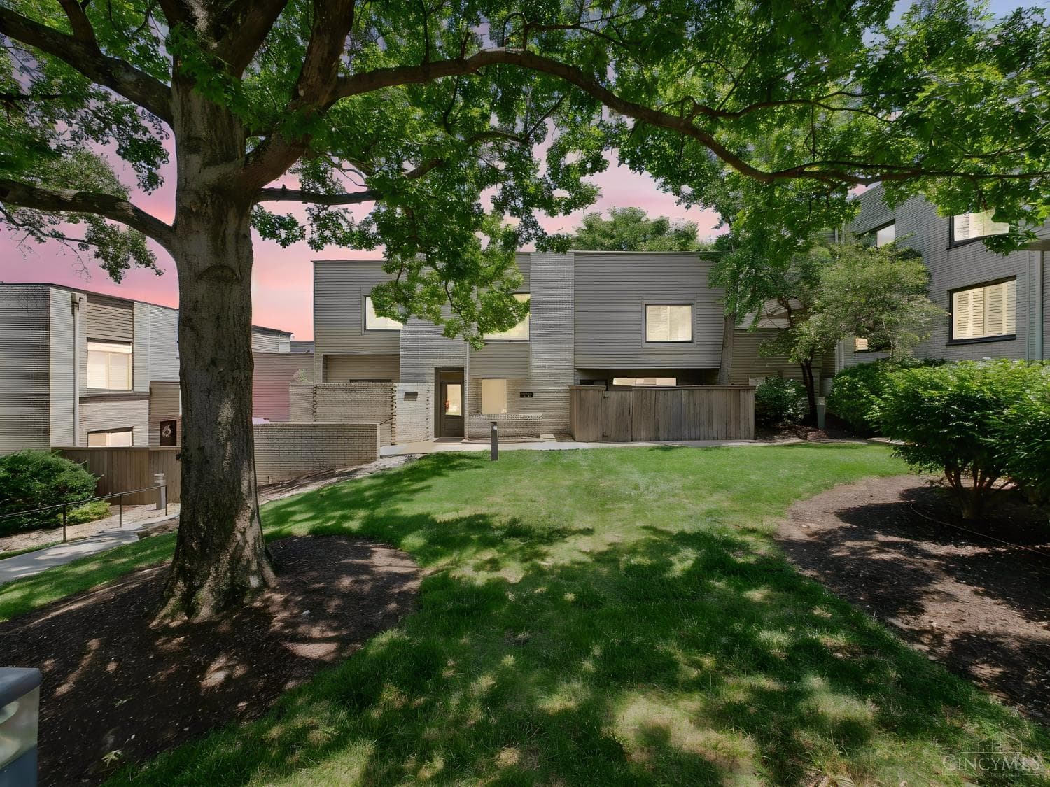 2332 Dana Avenue