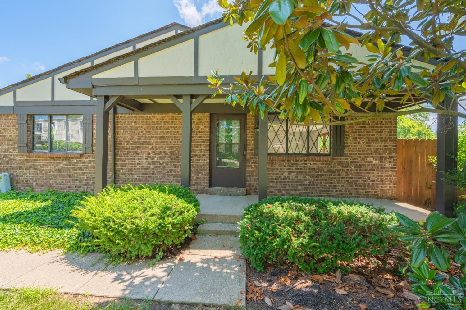 491 Halifax Circle, Union Twp