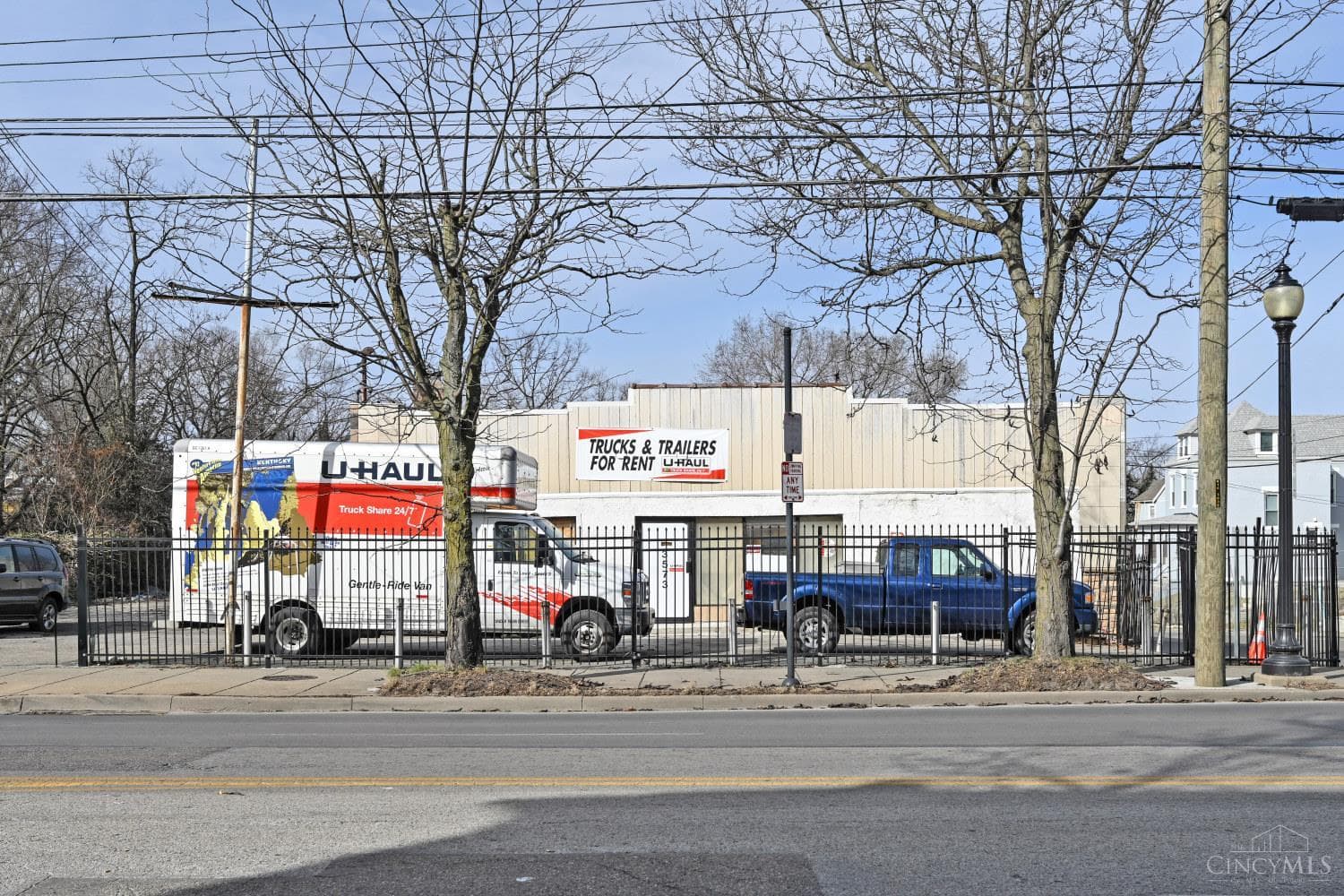 3573 Montgomery Road, Cincinnati