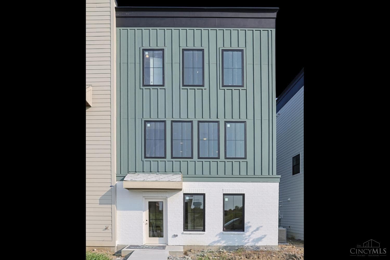4236 Parkview Drive, Blue Ash