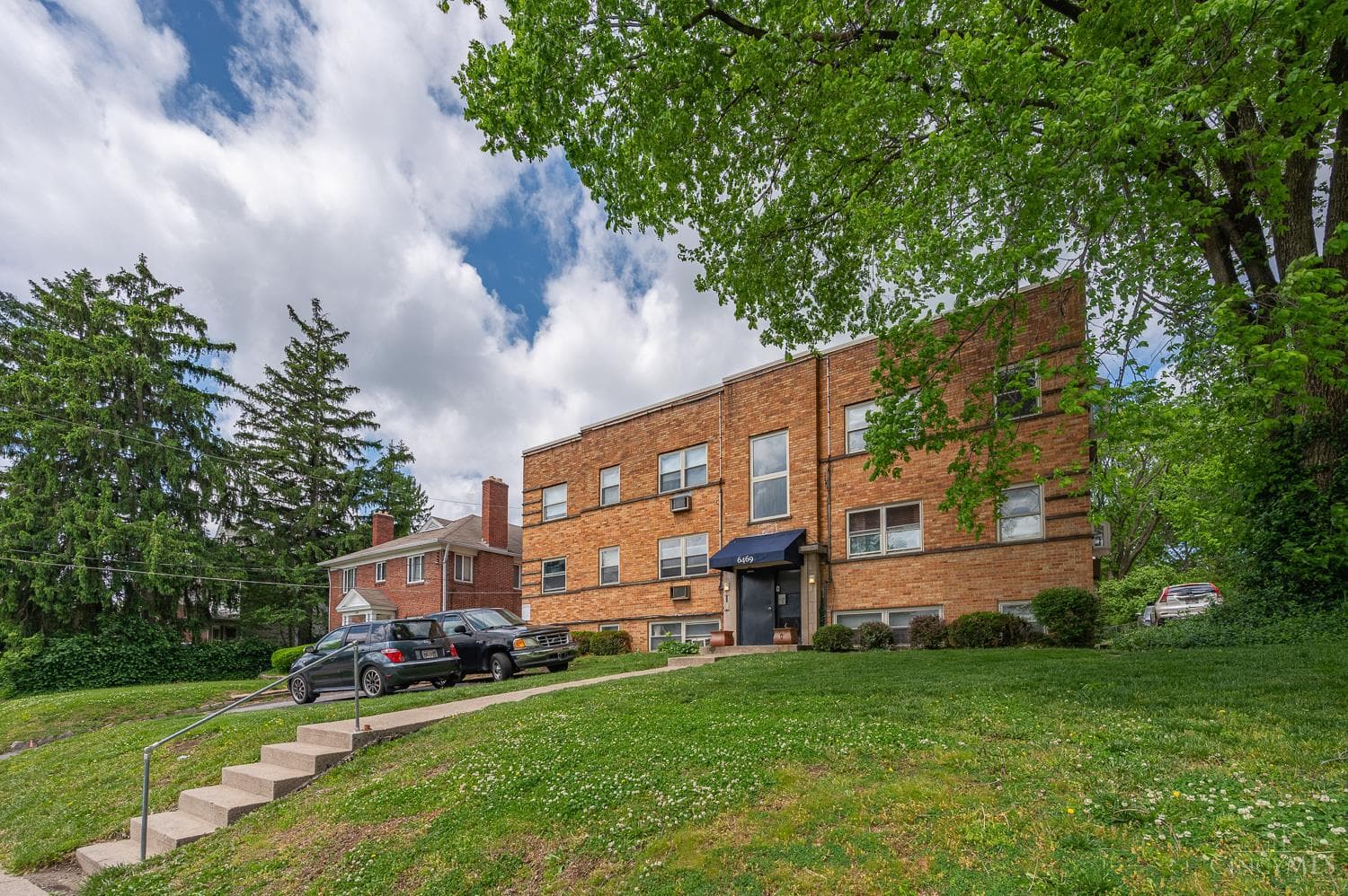 6469 Montgomery Road, Cincinnati