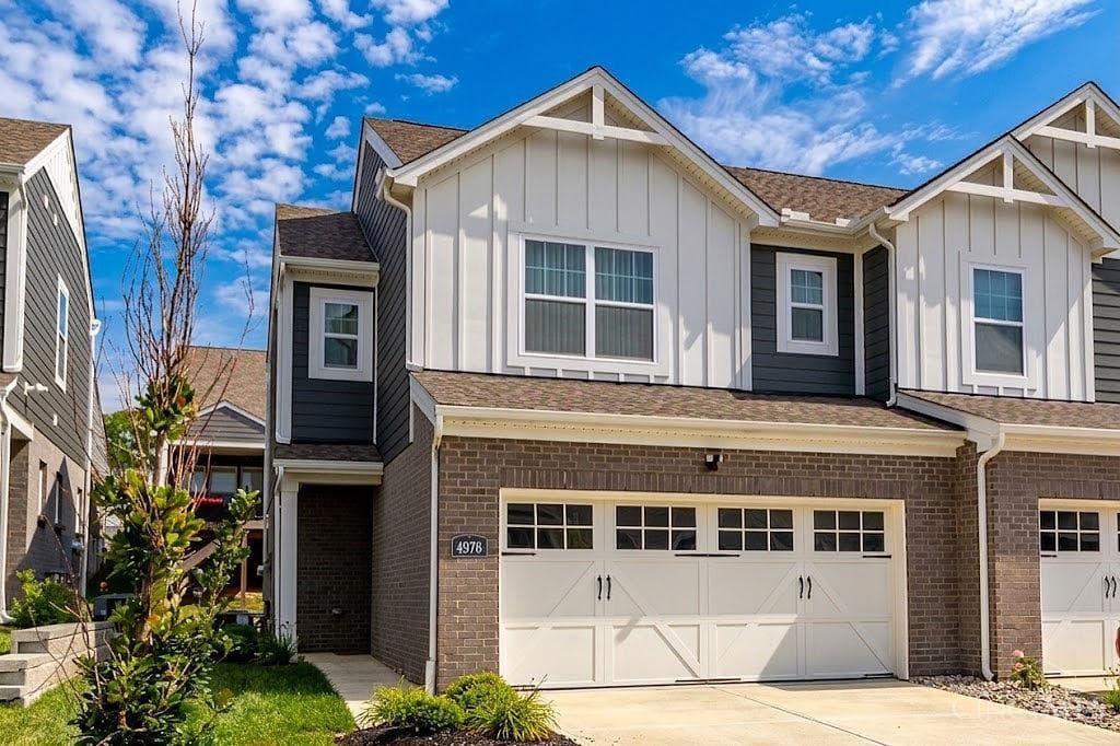4976 Pebble Ct, Liberty Twp