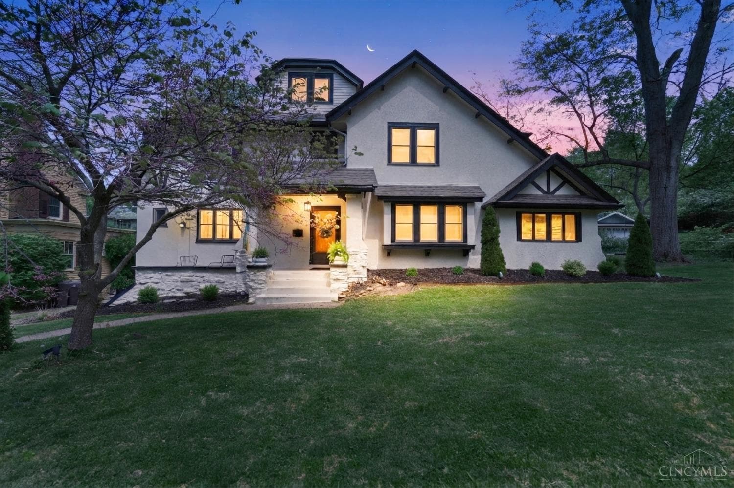 3936 Red Bud Avenue, Cincinnati