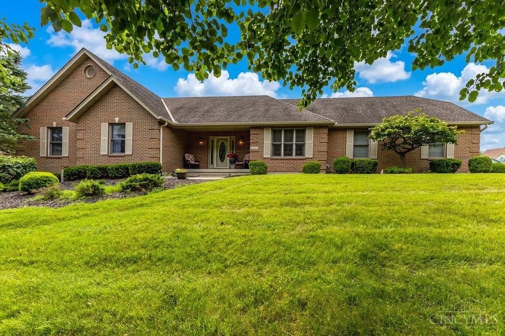 1675 Ainsley Lane, Hamilton