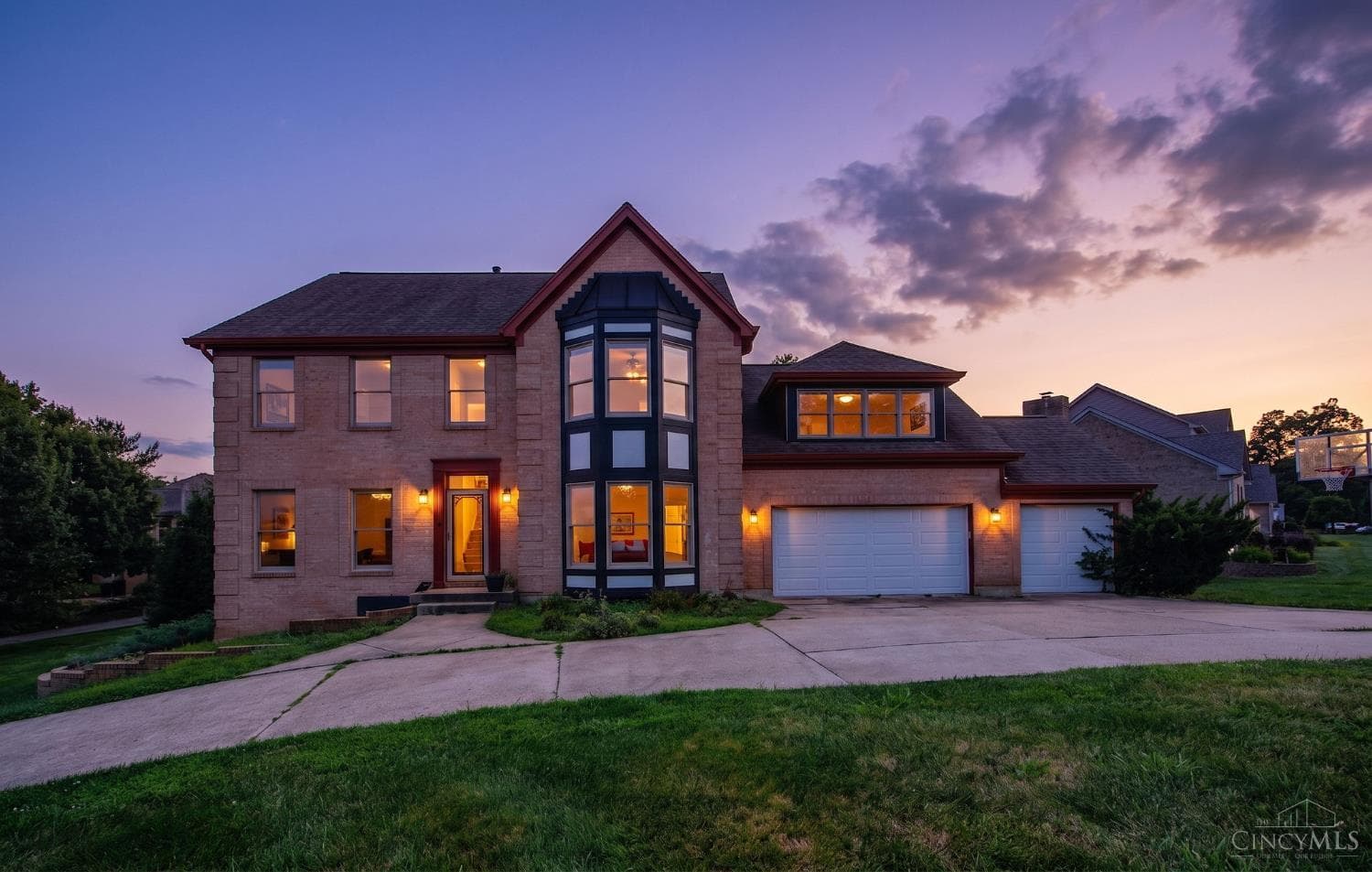 11725 Darbyshire Court, Symmes Twp