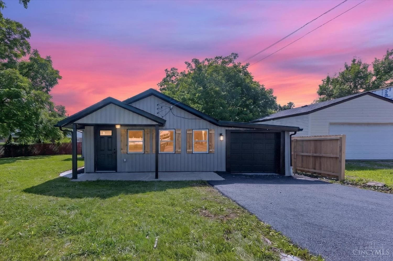 8812 Pine Road, Sycamore Twp