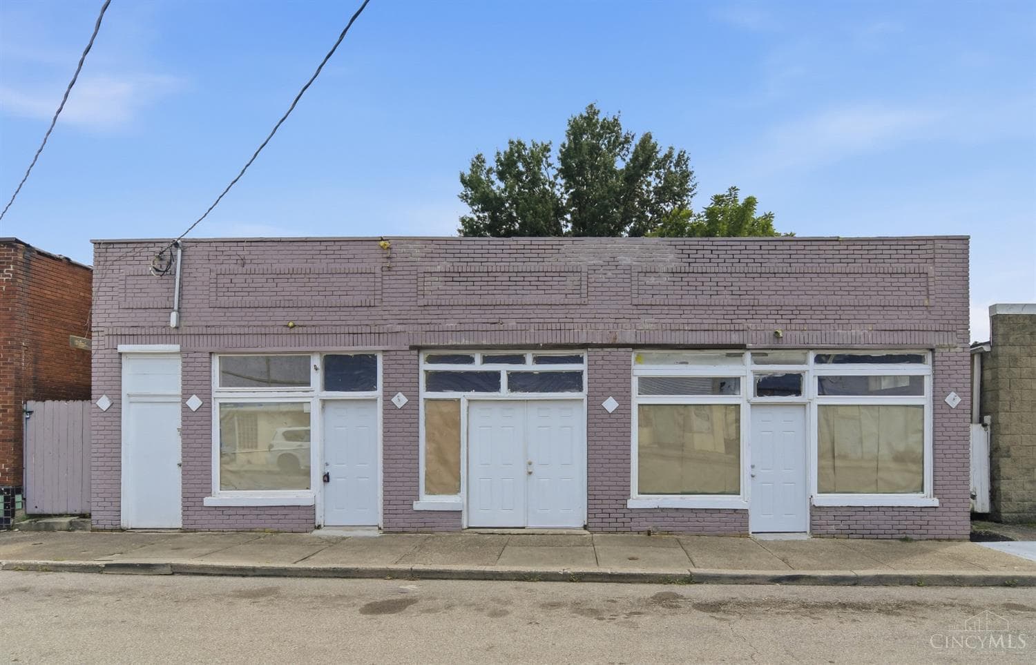 2007 Worth Avenue, Norwood