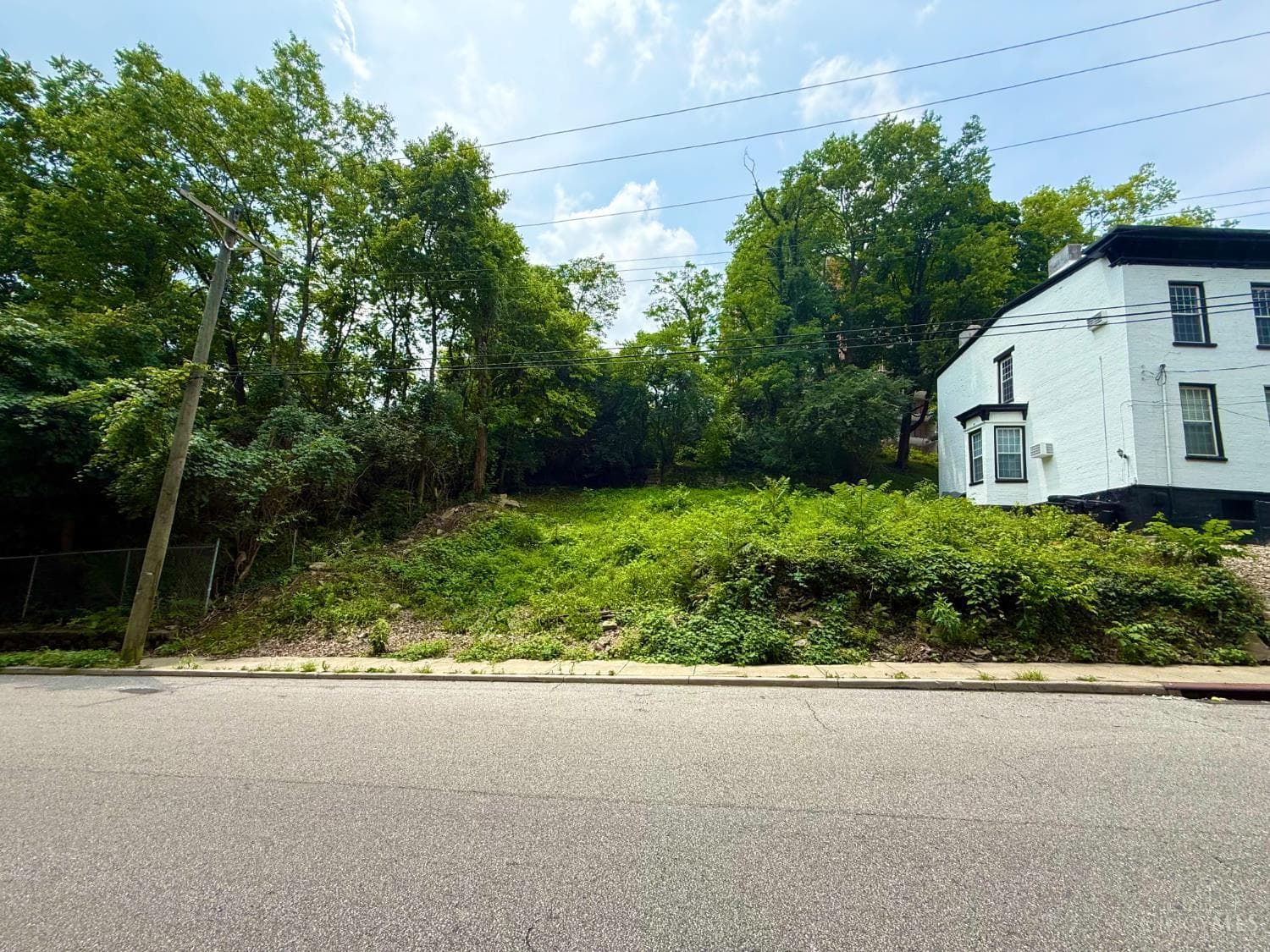 423 Collins Avenue, Cincinnati