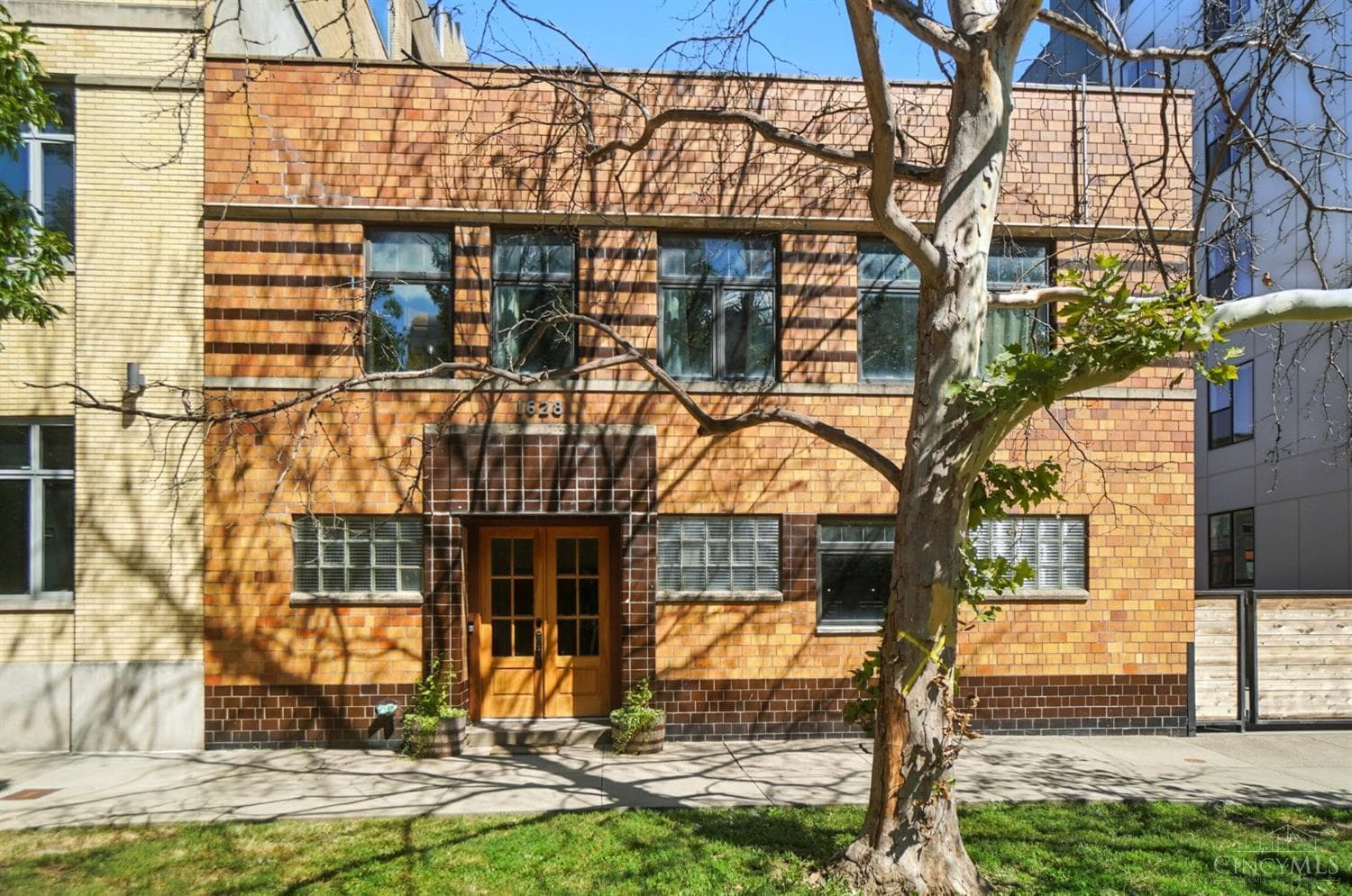 1628 Central Parkway, Cincinnati