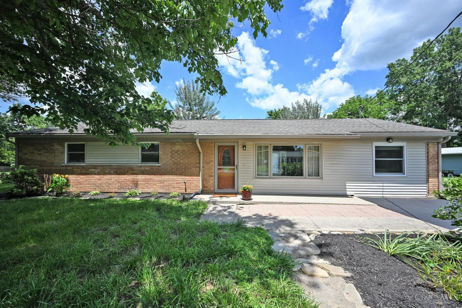 1102 Heatherstone Way, Miami Twp