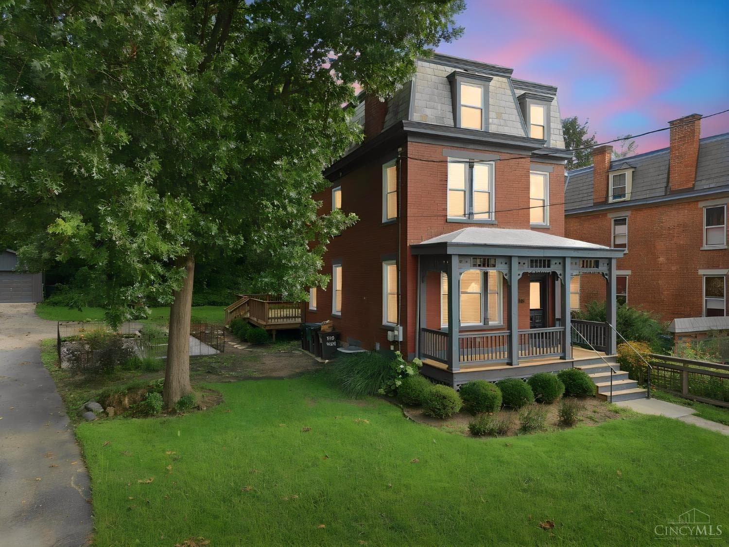 1586 Spring Lawn Avenue, Cincinnati