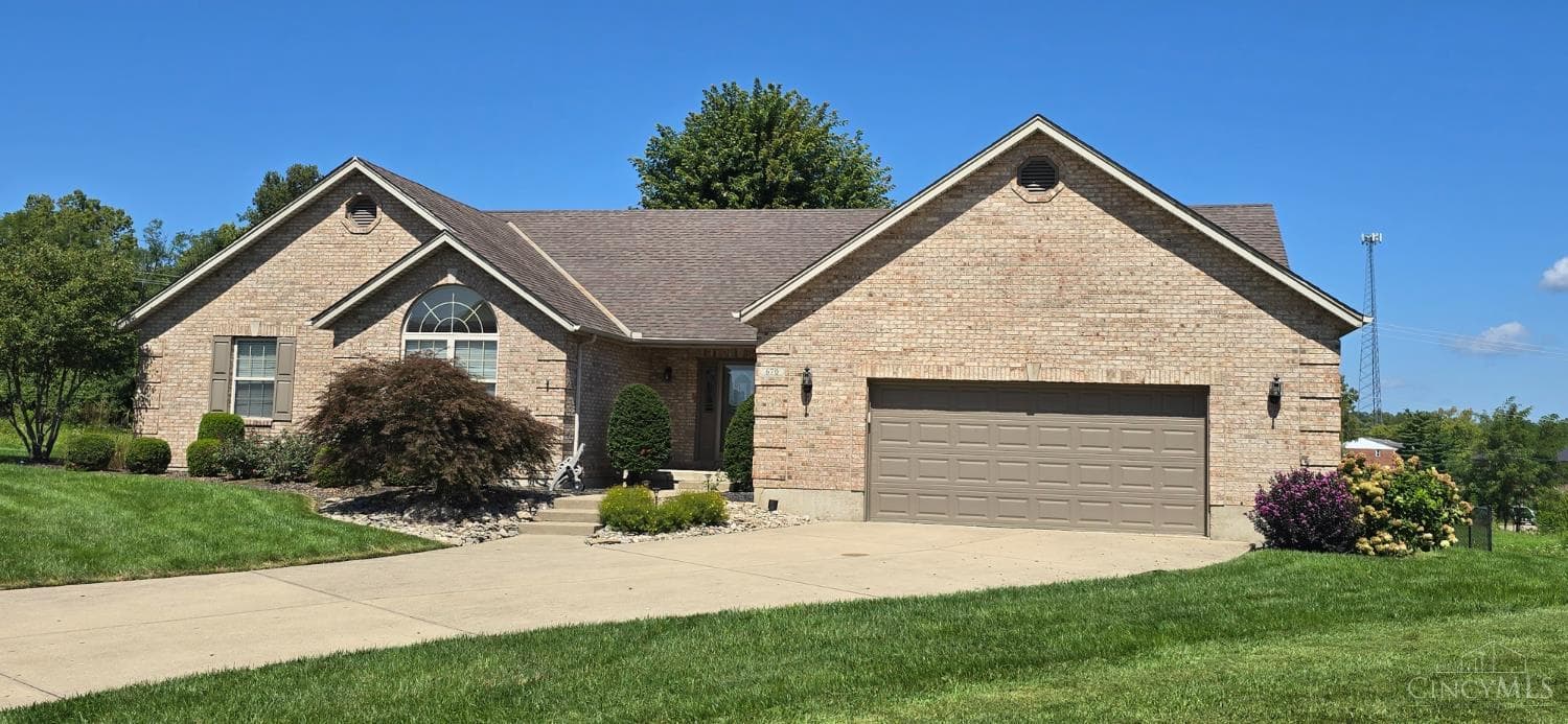 670 Orient Way, Hamilton