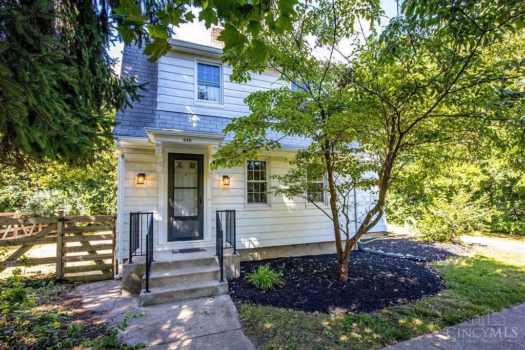 640 Symmes Road, Hamilton