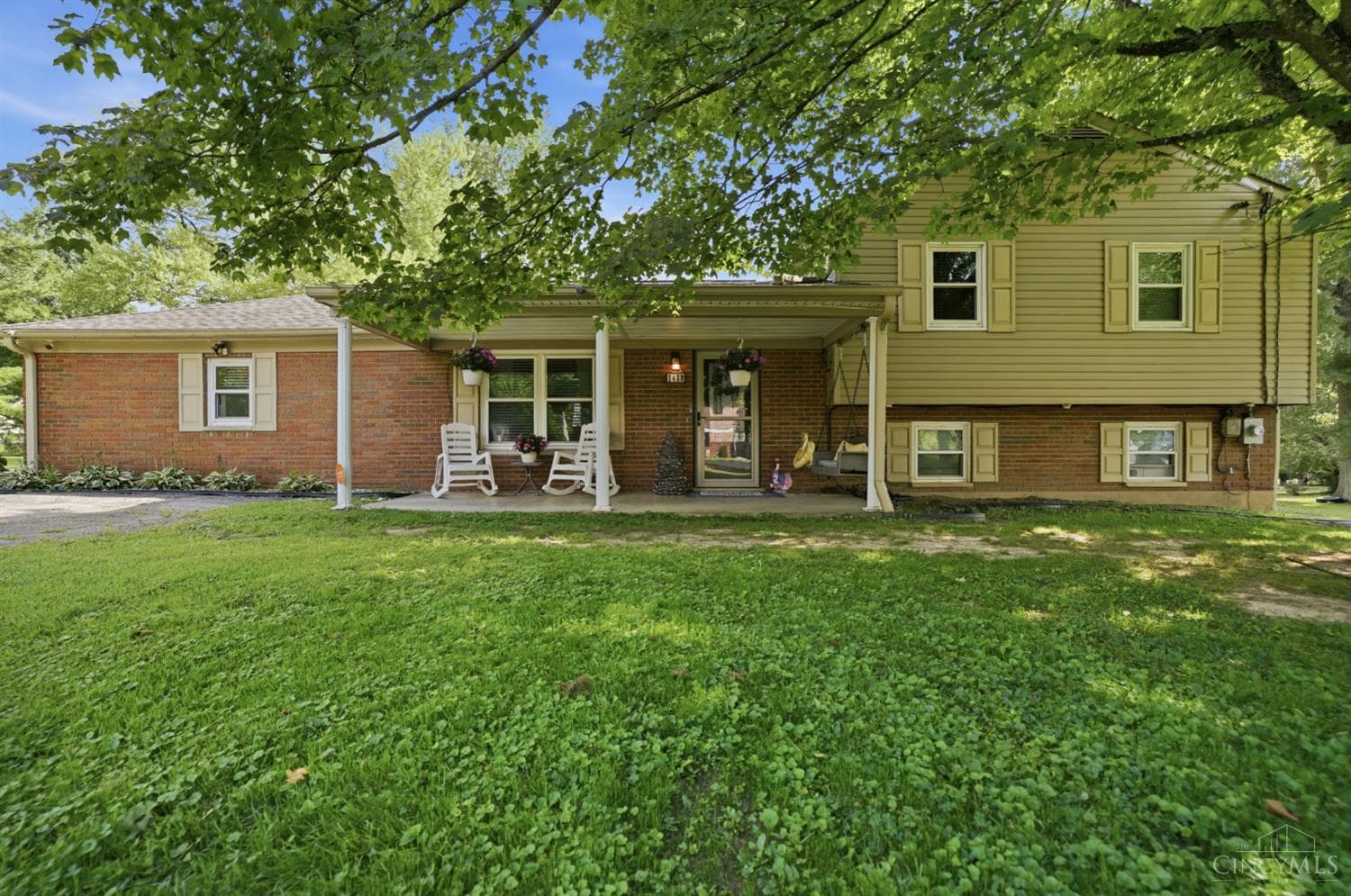1439 Lyons Road, Pierce Twp